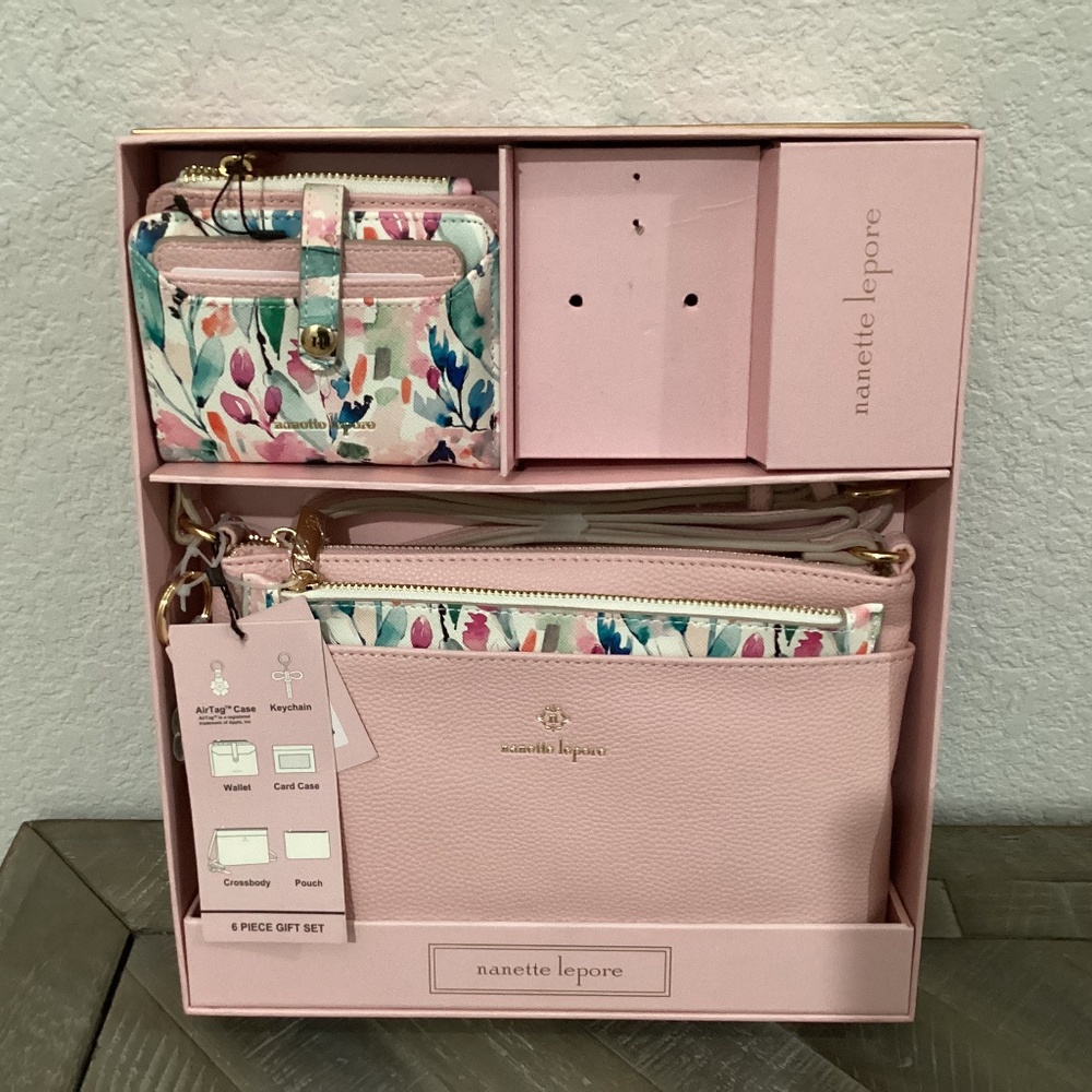 Nanette Lepore 5 pc set  (without keychain)